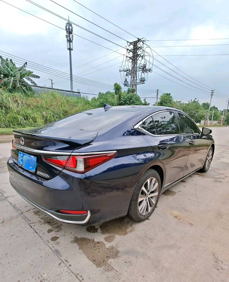 佛山19年雷克萨斯ES5