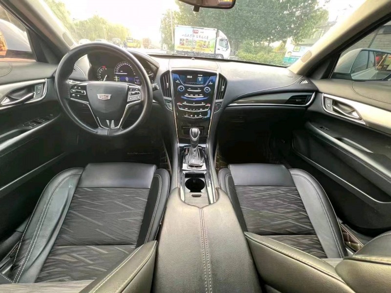 济宁19年凯迪拉克ATS4