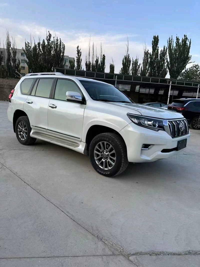 济南14年丰田普拉多2