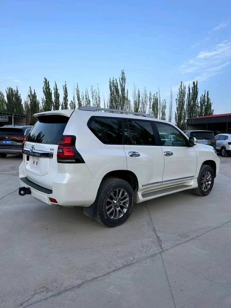 济南14年丰田普拉多4