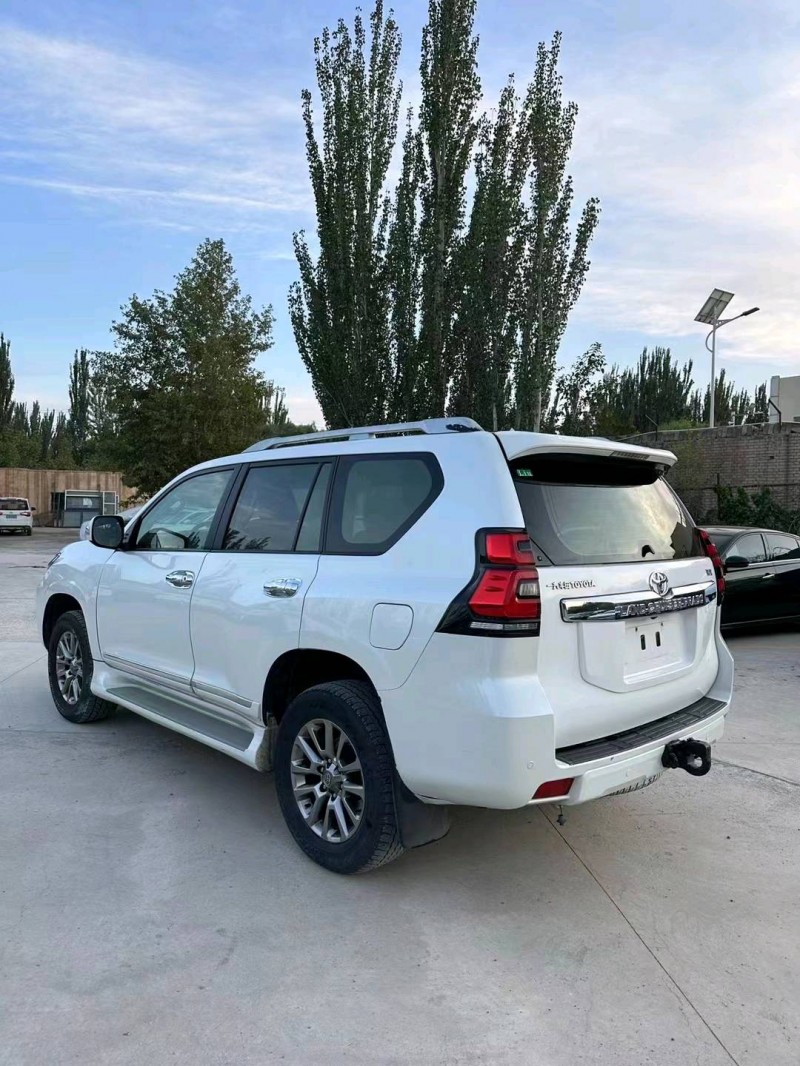 济南14年丰田普拉多5