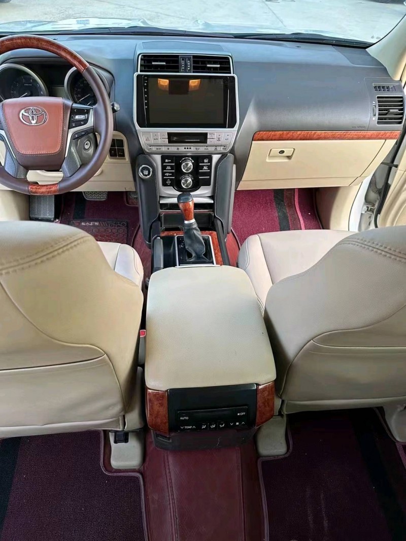 济南14年丰田普拉多6