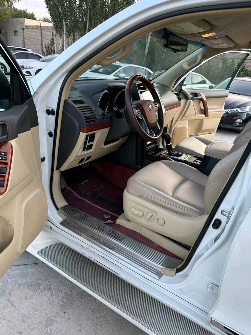 济南14年丰田普拉多7