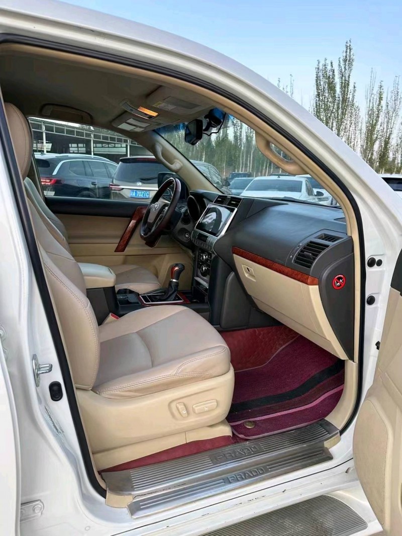 济南14年丰田普拉多8