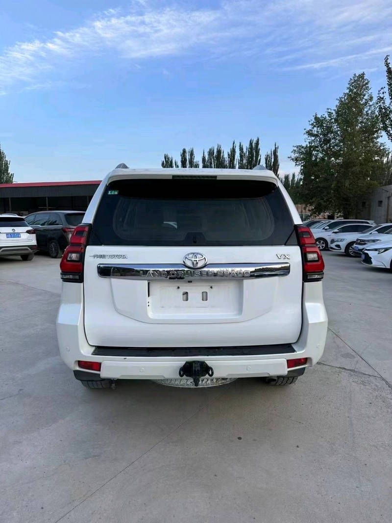 济南14年丰田普拉多9