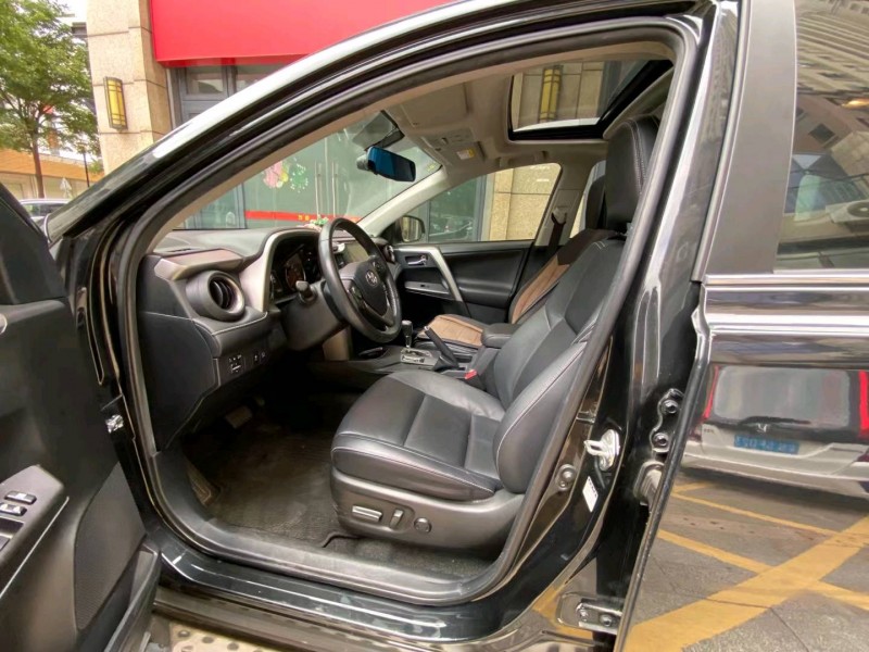 东莞19年丰田RAV4荣放5