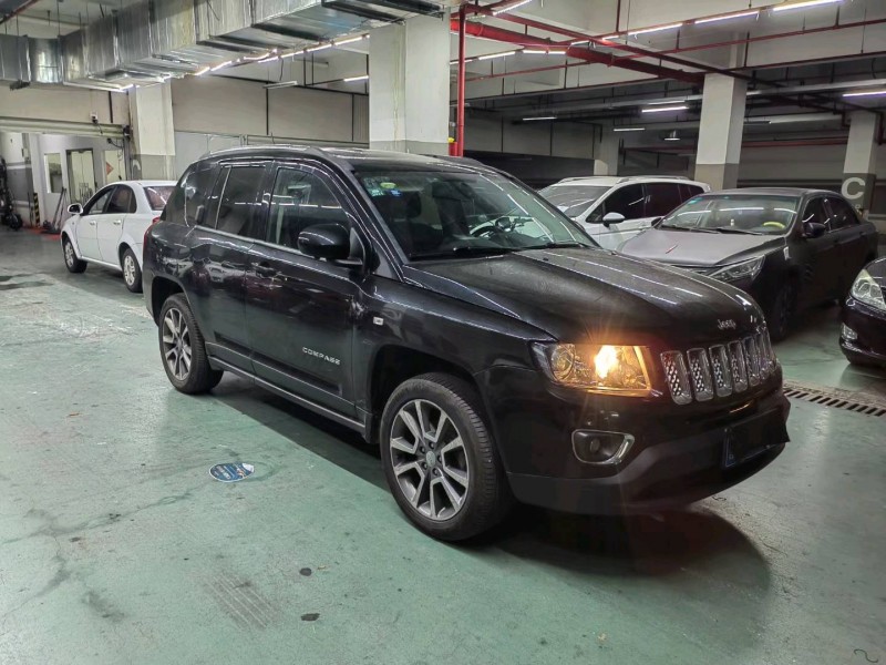 苏州17年Jeep自由客2