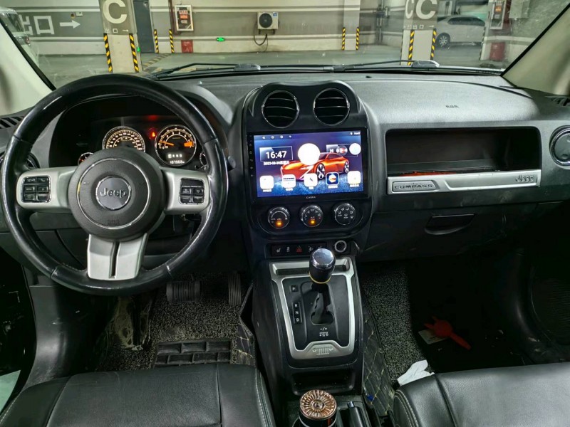 苏州17年Jeep自由客4