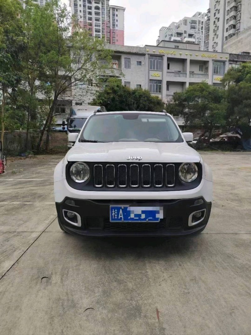 南寧17年Jeep自由俠1