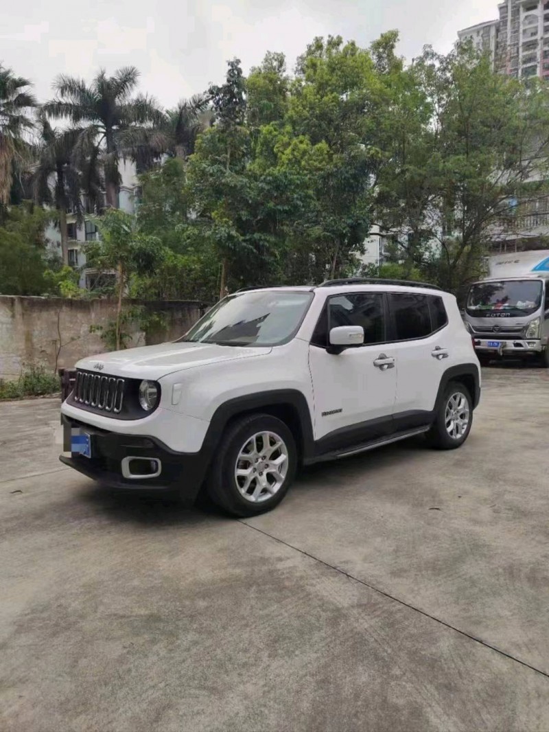 南寧17年Jeep自由俠2