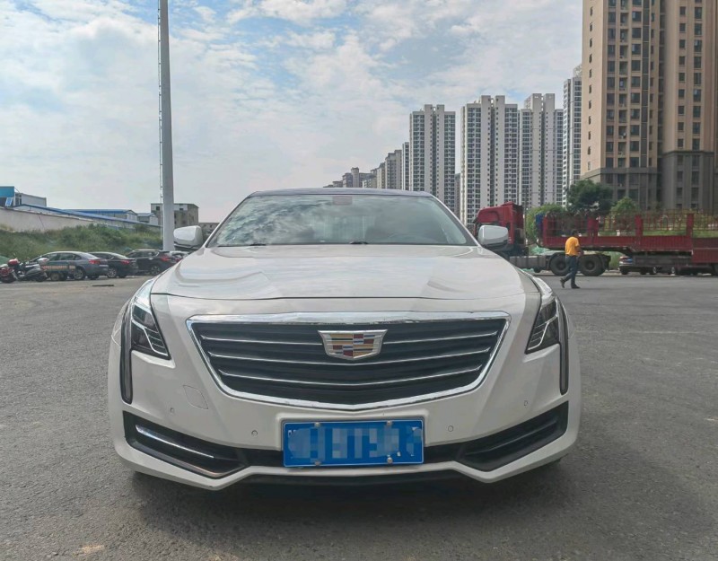 襄陽18年凱迪拉克CT61
