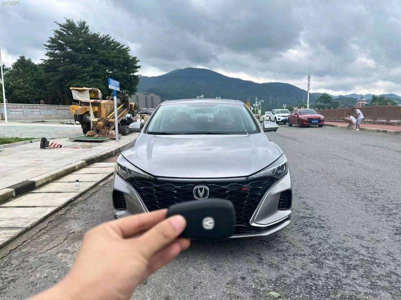 枣庄21年长安汽车逸动1