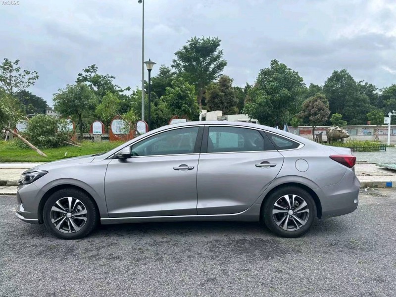 枣庄21年长安汽车逸动8