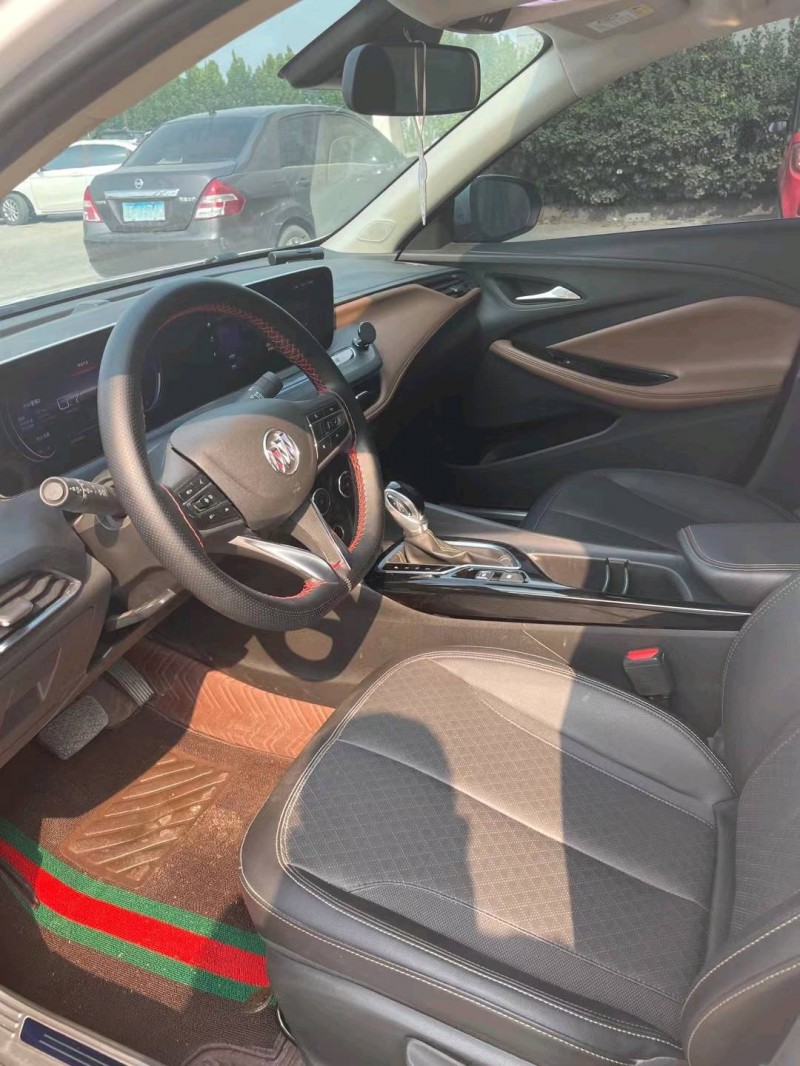 保定22年别克威朗8