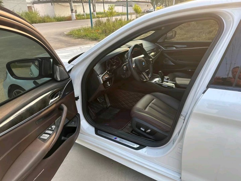 保定18年宝马5系4