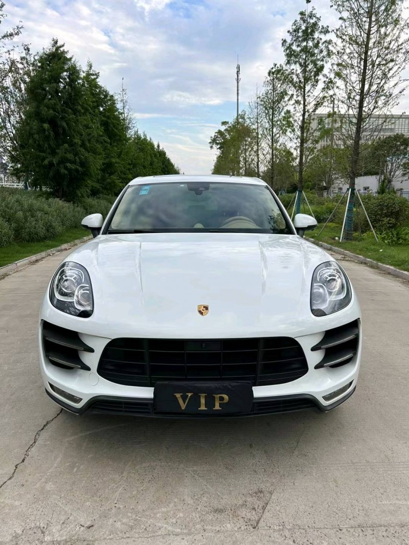 宿迁16年保时捷Macan1