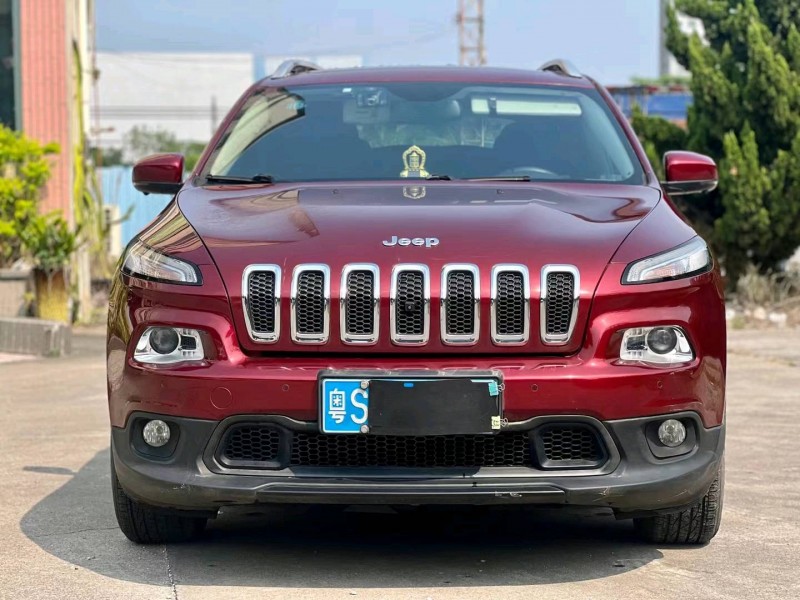 东莞17年Jeep自由光1