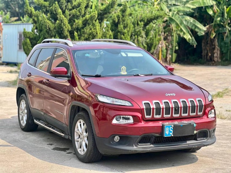 东莞17年Jeep自由光2