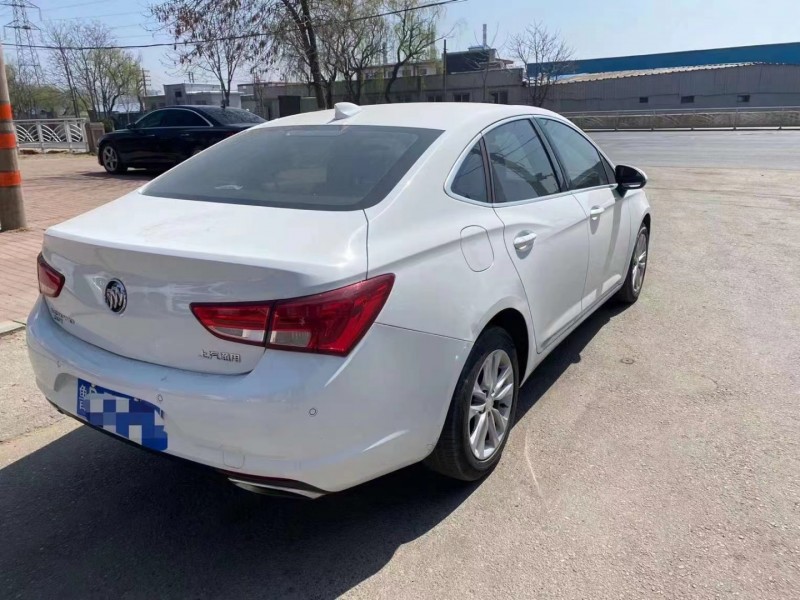 青岛19年别克威朗4