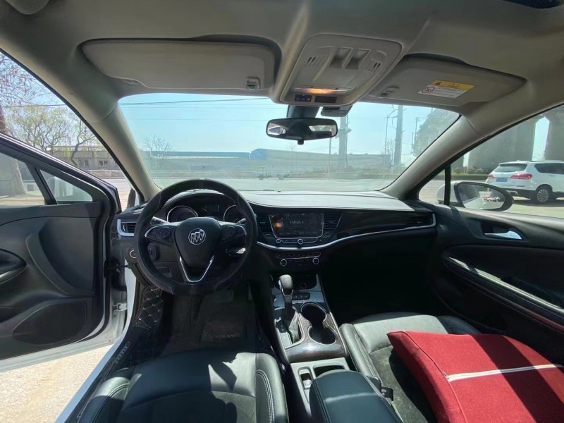 青岛19年别克威朗6