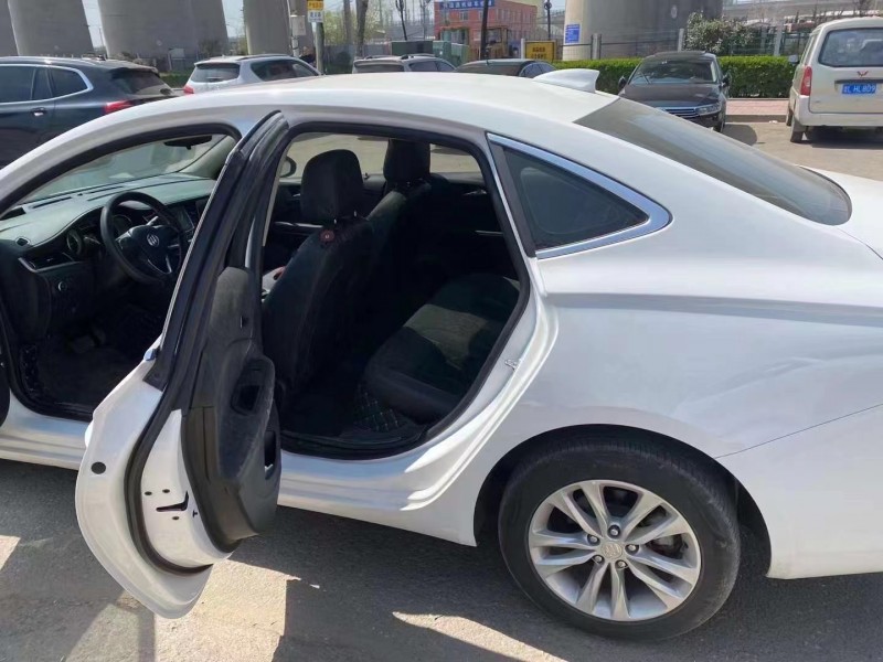 青岛19年别克威朗7