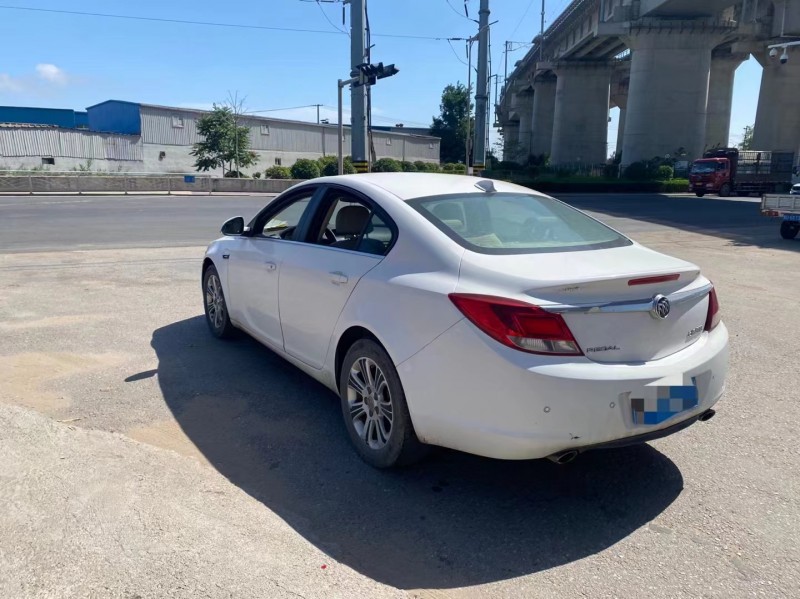 青岛13年别克君威3