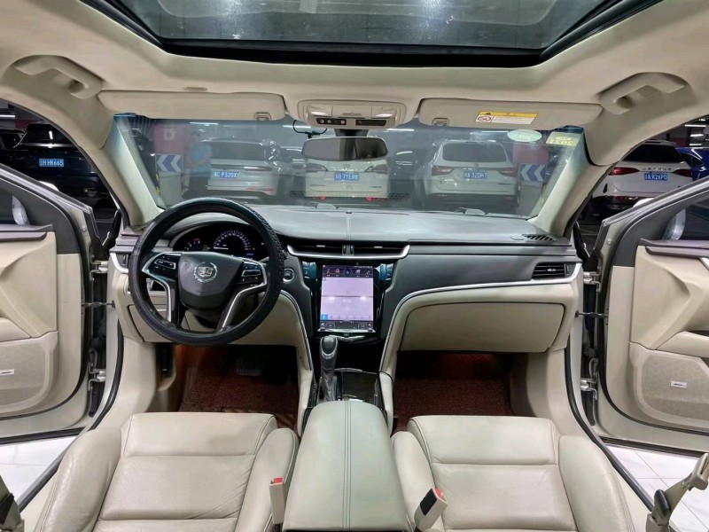 成都14年凯迪拉克XTS3