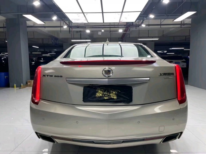 成都14年凯迪拉克XTS8