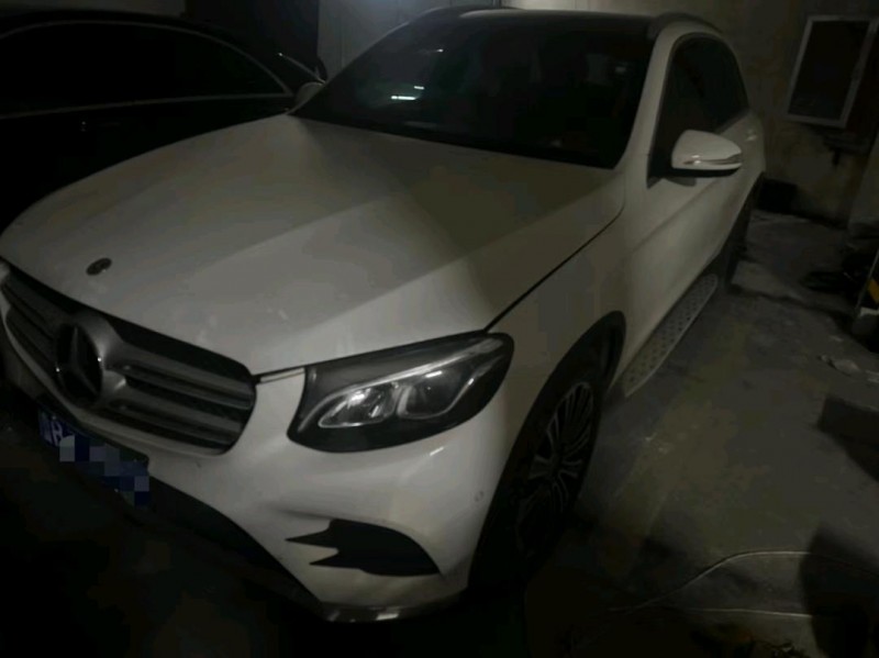 青岛17年奔驰GLC2