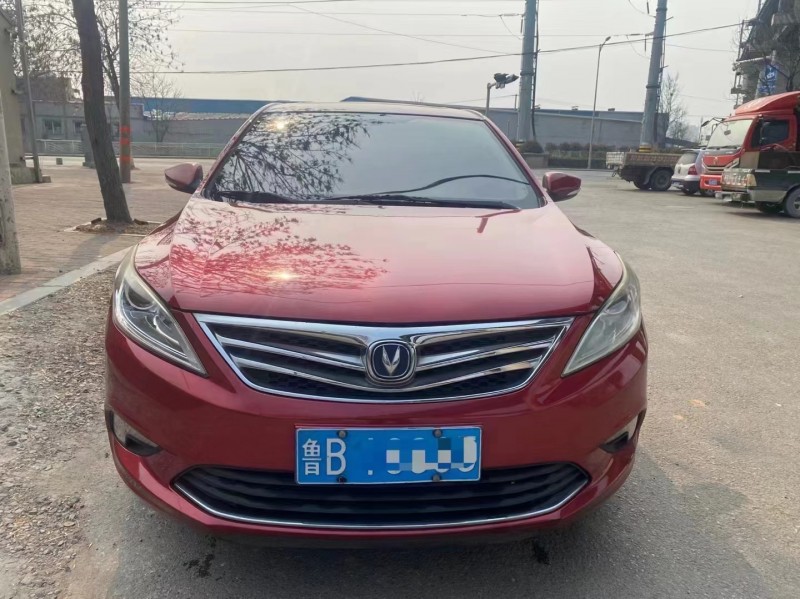 青岛15年长安汽车逸动1