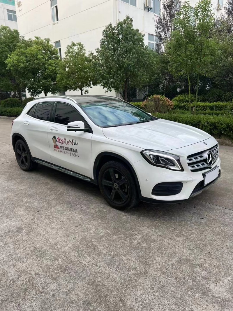 徐州19年奔驰GLA3