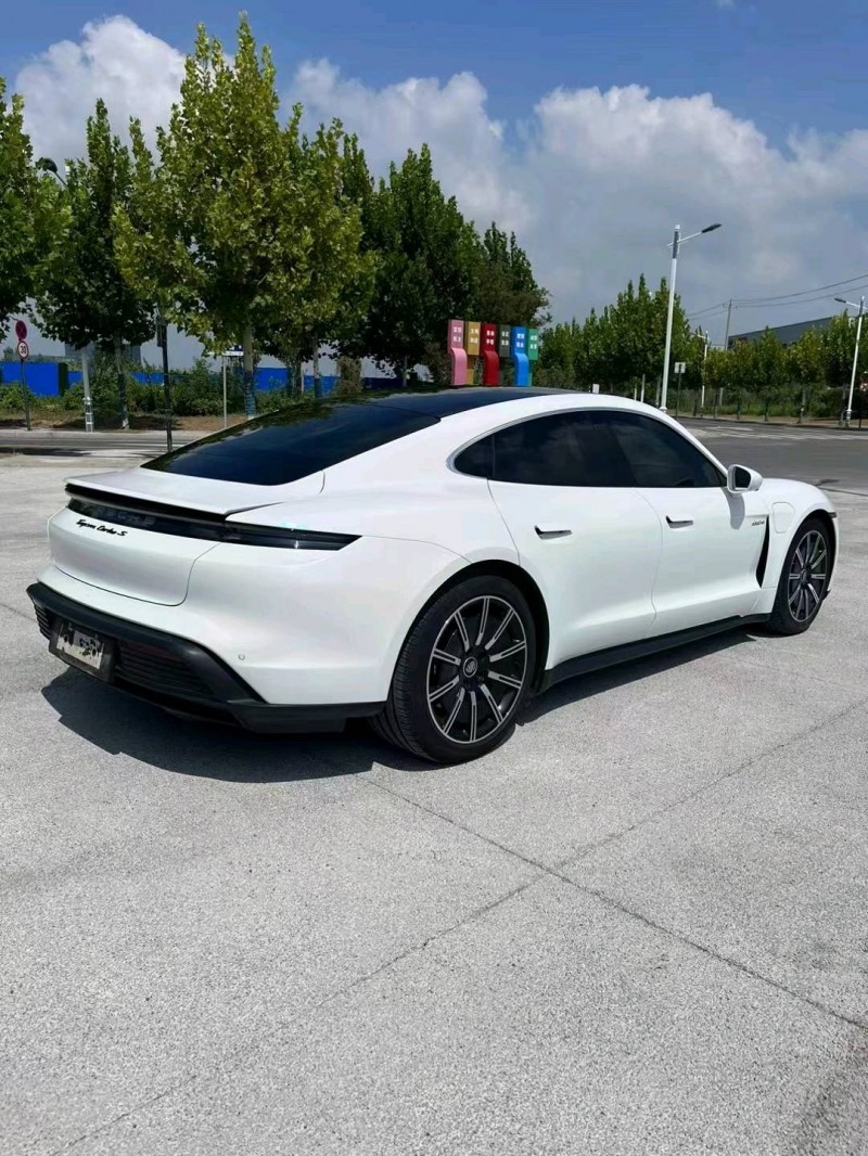 徐州22年保时捷Taycan8