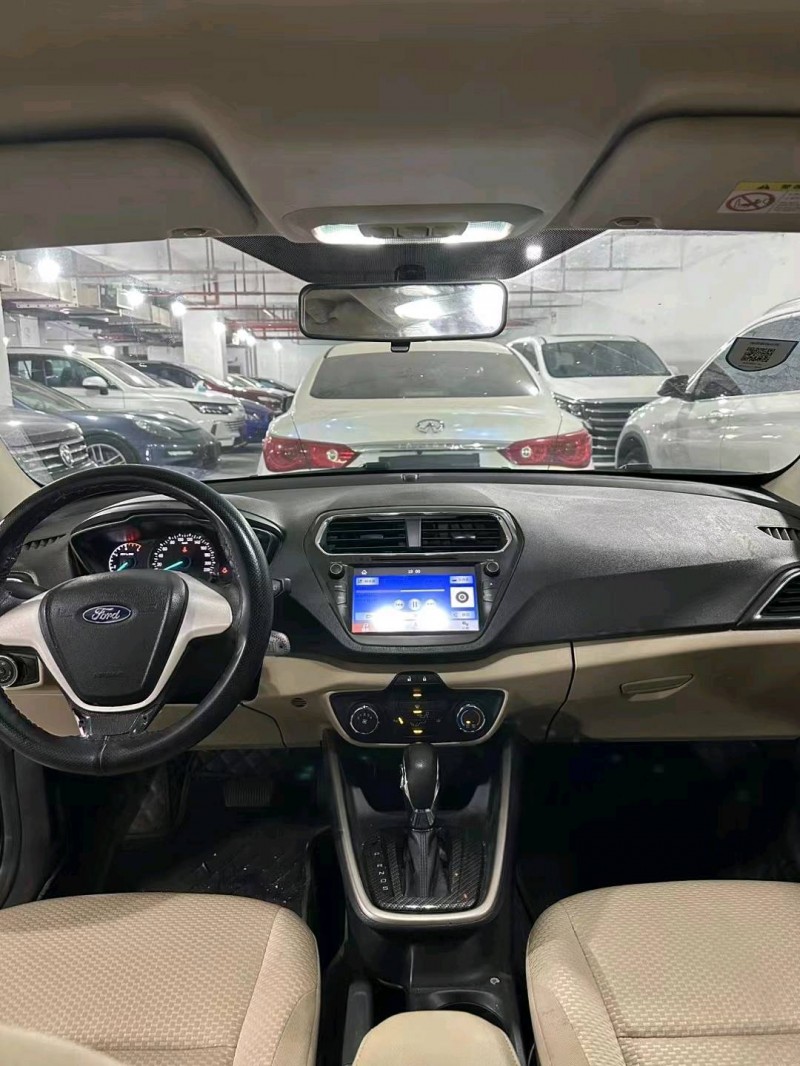 常州18年福特福睿斯8