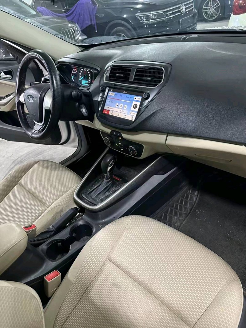 常州18年福特福睿斯9