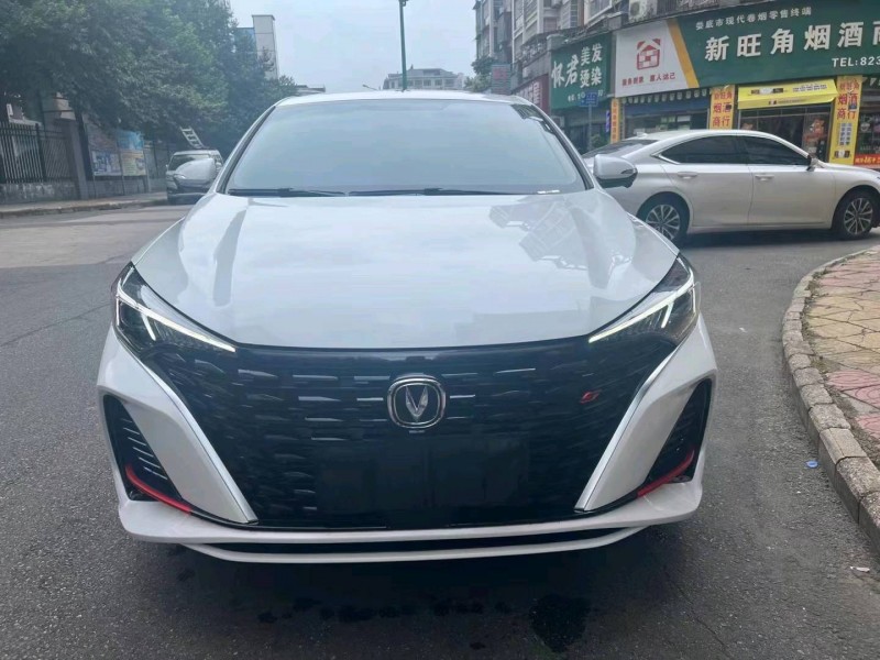 深圳23年长安汽车逸动1