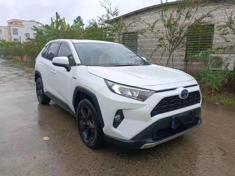 汕头21年丰田RAV4荣放9