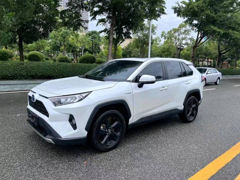 深圳21年丰田RAV4荣放4