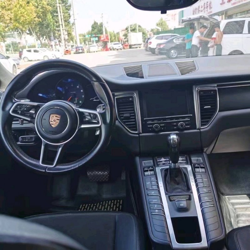 枣庄15年保时捷Macan5