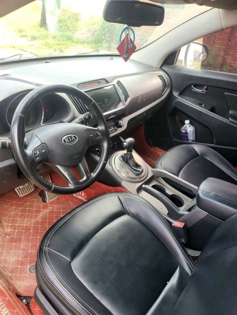 保定14年起亚智跑6