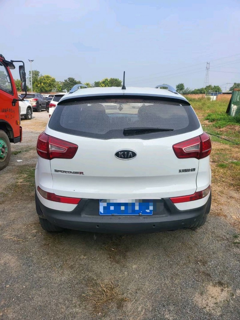 保定14年起亚智跑8