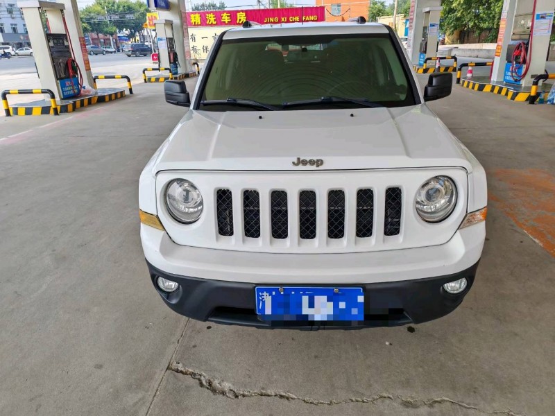 淄博15年Jeep自由客1