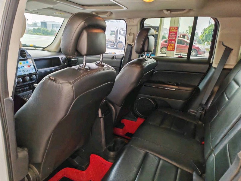 淄博15年Jeep自由客4