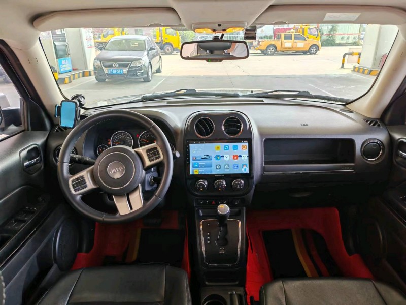 淄博15年Jeep自由客5