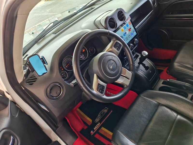 淄博15年Jeep自由客6