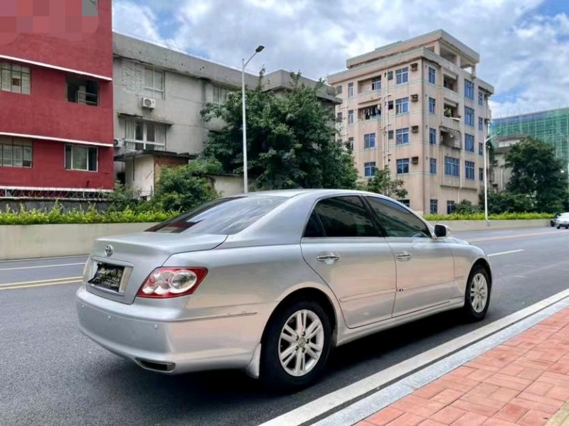 东莞10年丰田锐志8