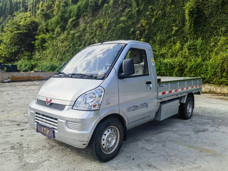 安順20年五菱汽車榮光2