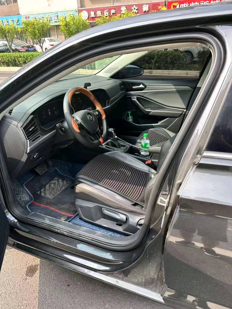 邯郸21年大众速腾7