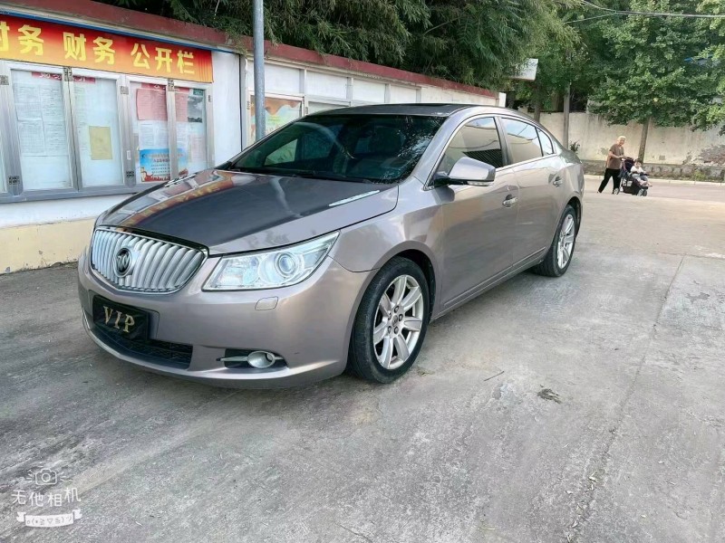 枣庄10年别克君越2