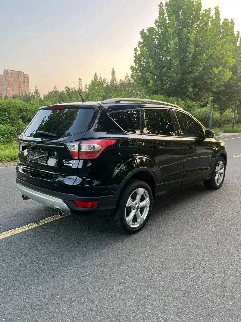 徐州16年福特翼虎8