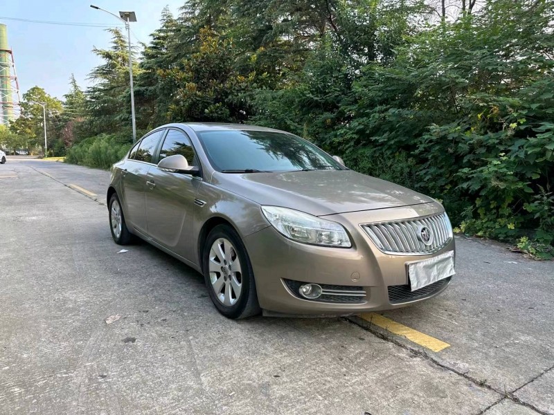 徐州12年别克君威3